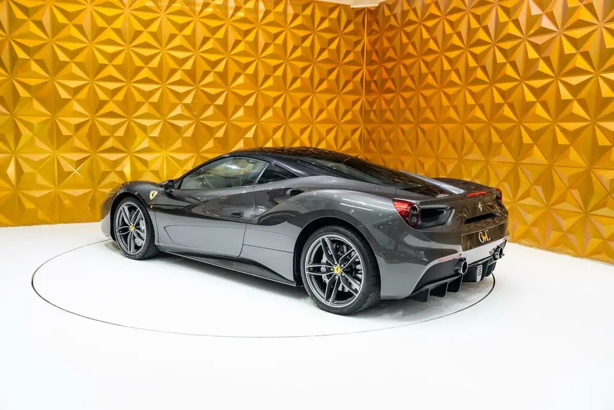 2017-ferrari-488-39-488-gtb-big-27