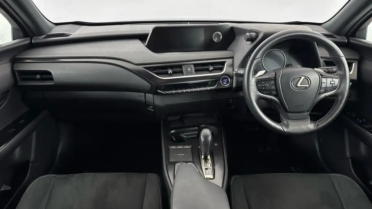 2022-lexus-ux-300e-e-ux-201bhp-big-10