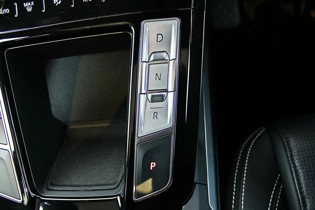 2021-jaguar-i-pace-ev400-black-big-20