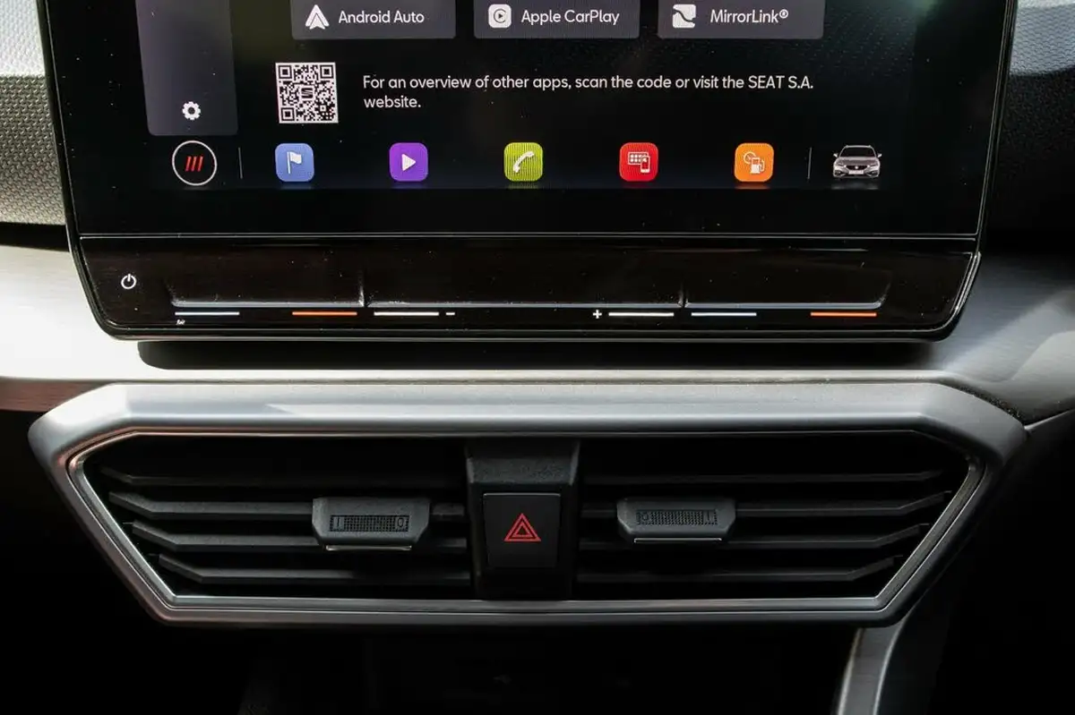 2020-seat-leon-15-etsi-fr-estate-big-33