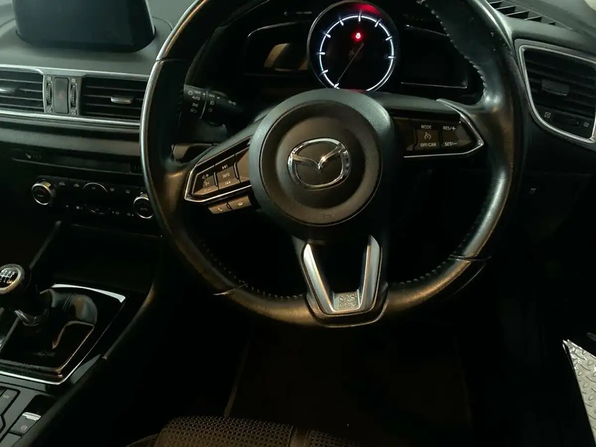 2018-mazda-mazda3-20-sport-nav-120ps-hatchback-5d-big-15