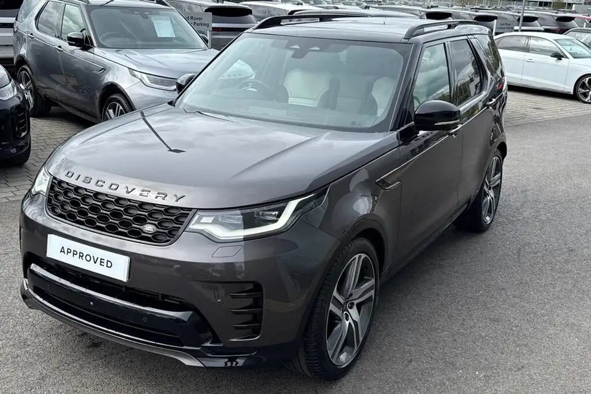 2023-land-rover-discovery-30-d300-dynamic-hse-big-21