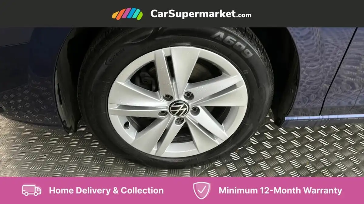 2022-volkswagen-golf-15-tsi-life-130ps-hatchback-big-18