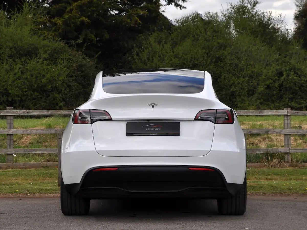 2022-tesla-model-y-e-rwd-big-6