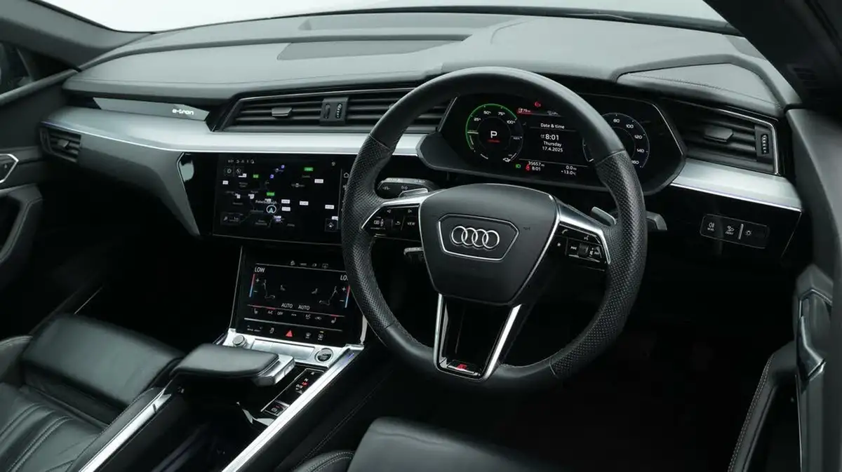 2022-audi-e-tron-55e-black-edition-sportback-big-9