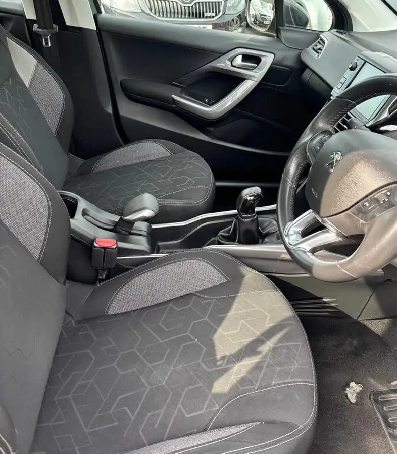 2017-peugeot-2008-suv-16bluehdi-active-100bhp-big-11