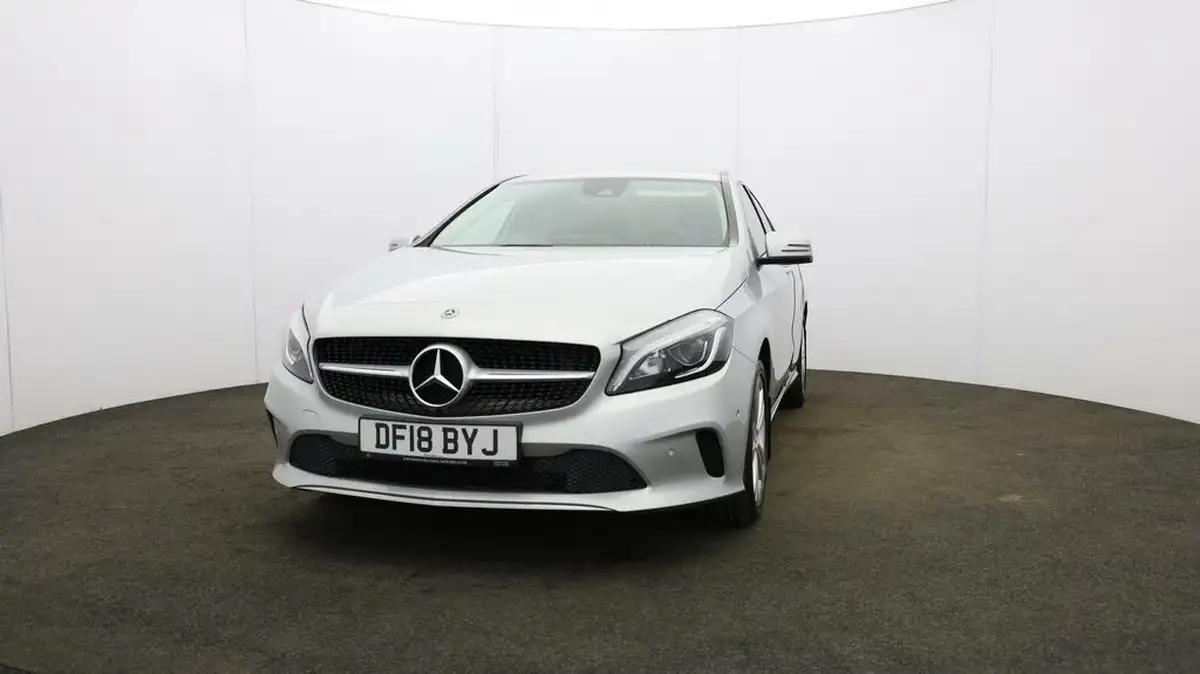 2017-mercedes-benz-a-class-15d-a180d-sport-premiumss-7g-dct-big-29