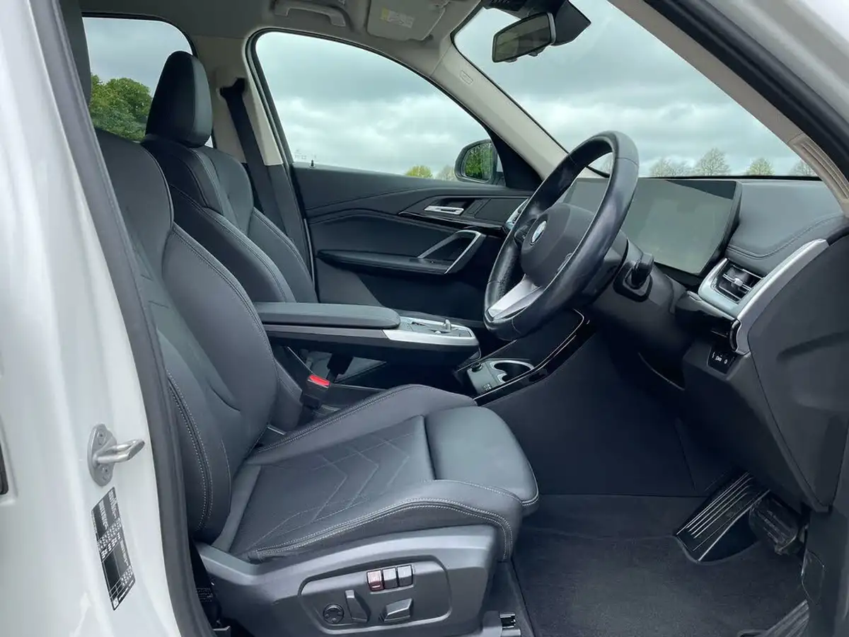 2023-bmw-x1-20td-sdrive18d-xline-big-29