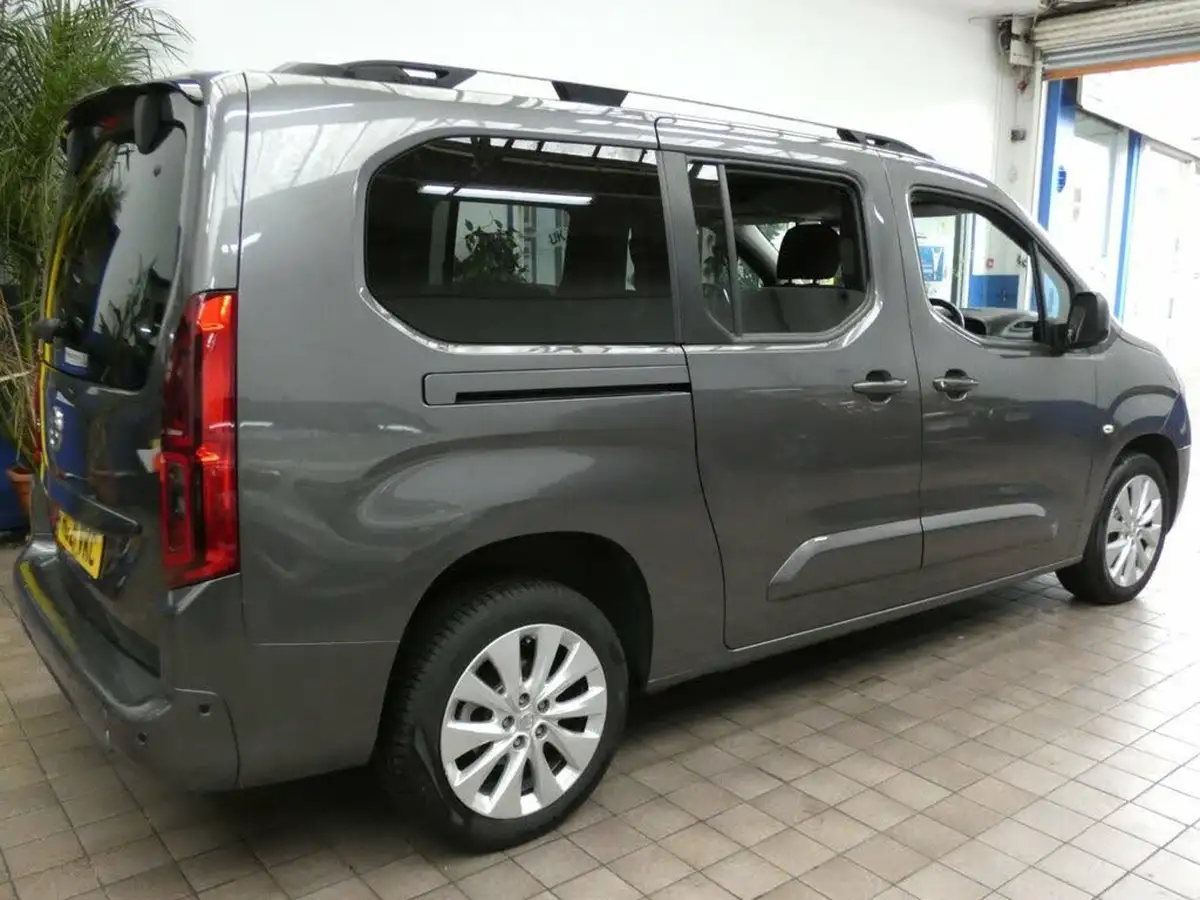 2021-vauxhall-combo-life-12i-elite-xl-big-9