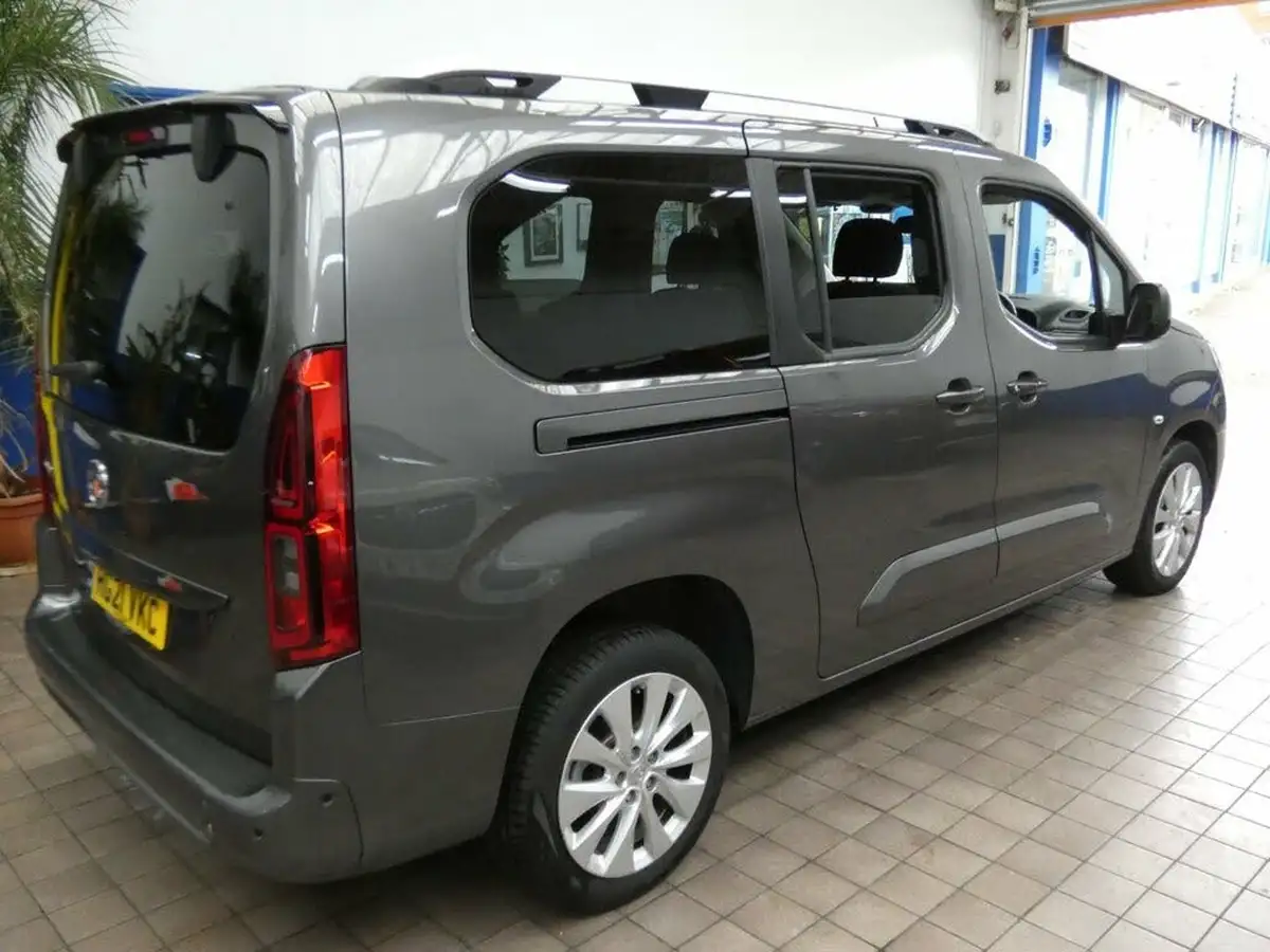 2021-vauxhall-combo-life-12i-elite-xl-big-13