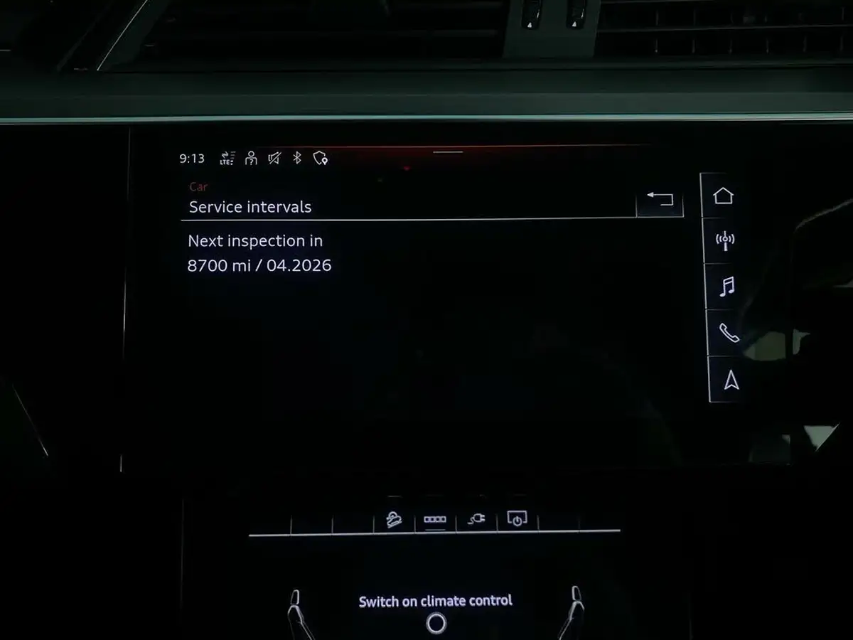 2021-audi-e-tron-50e-sport-station-wagon-big-28