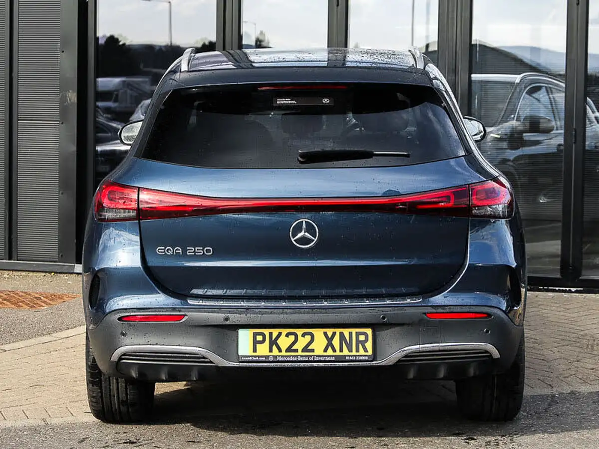 2022-mercedes-benz-eqa-e-eqa-250-amg-line-big-13