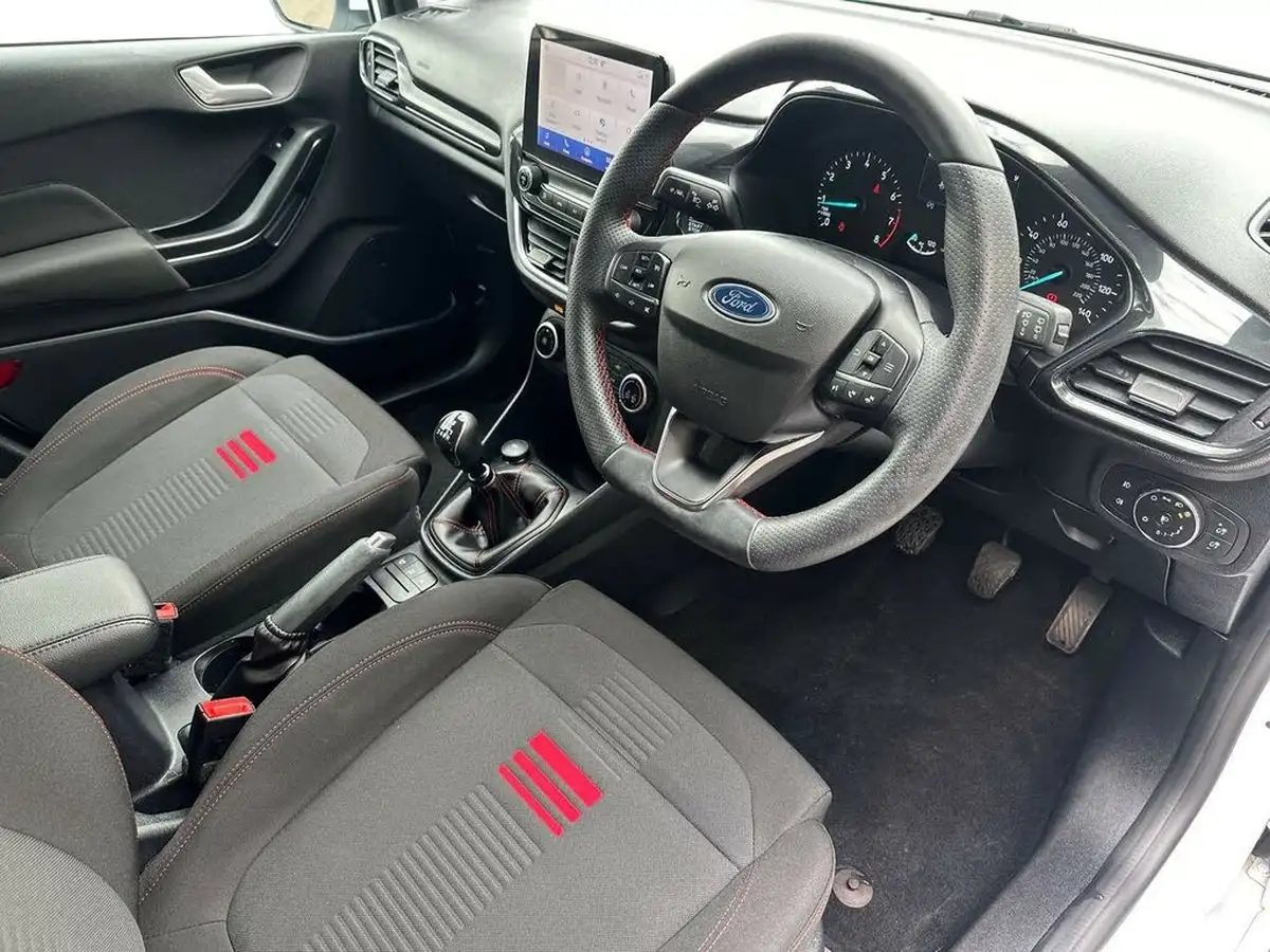 2023-ford-fiesta-big-9