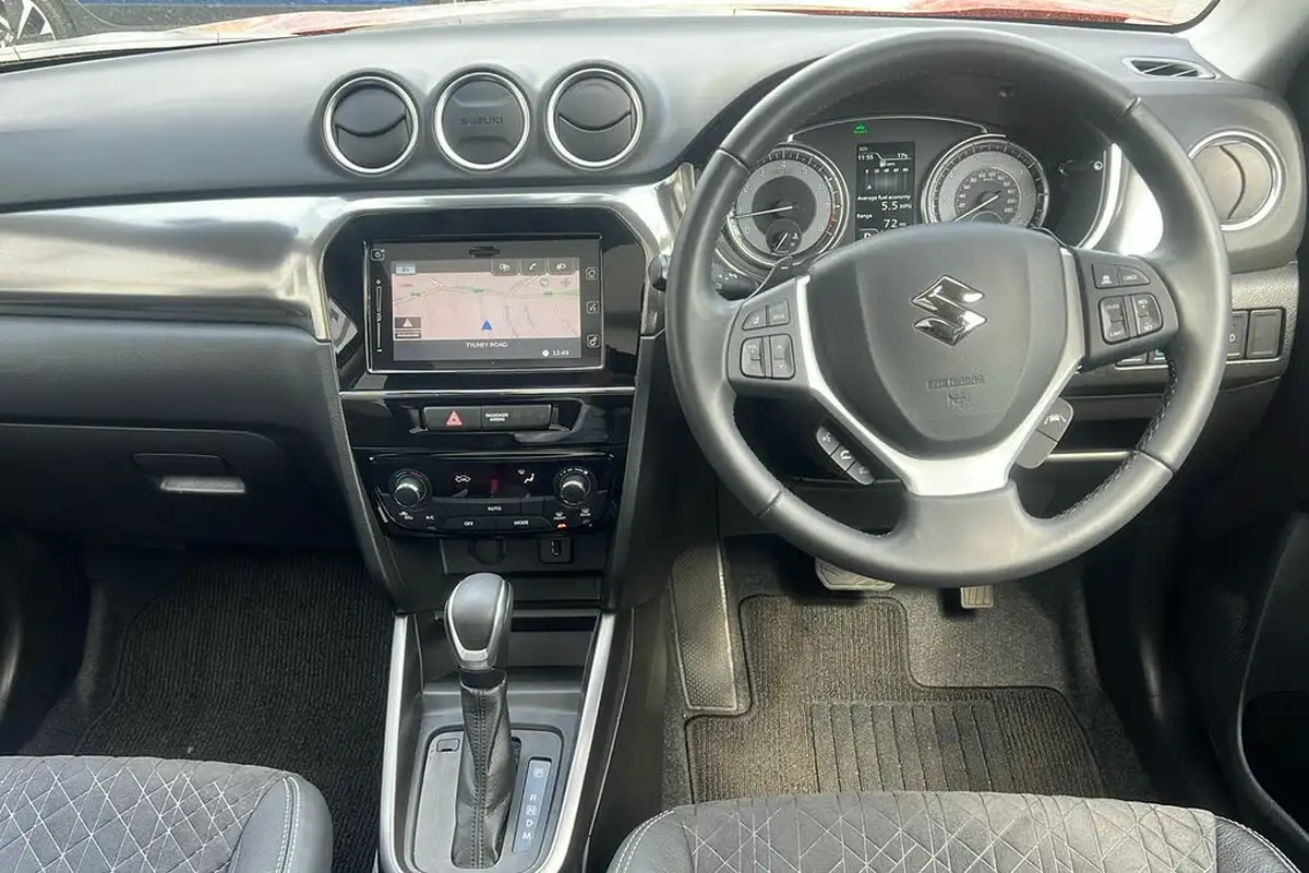 2022-suzuki-vitara-15-sz5-big-8