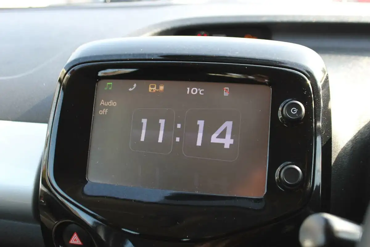 2016-toyota-aygo-10-vvt-i-x-pression-5d-x-shift-big-14