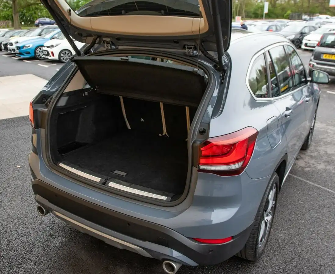 2022-bmw-x1-20-sdrive20i-xline-big-33