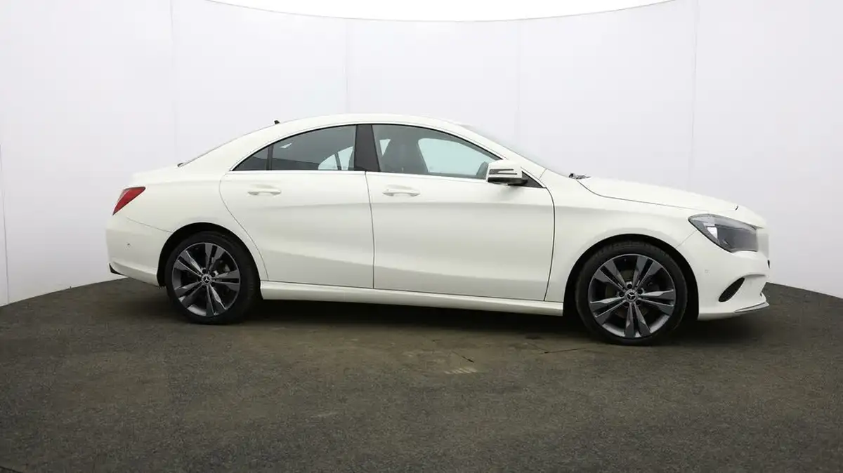 2017-mercedes-benz-cla-16-cla-180-sport-coupe-4d-big-42