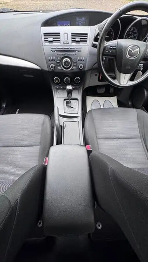 2013-mazda-mazda3-16-tamura-auto-big-25