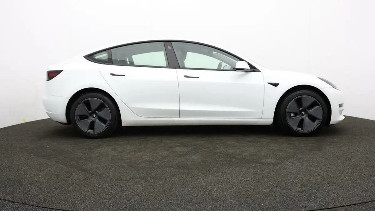 2021-tesla-model-3-e-standard-plus-big-7