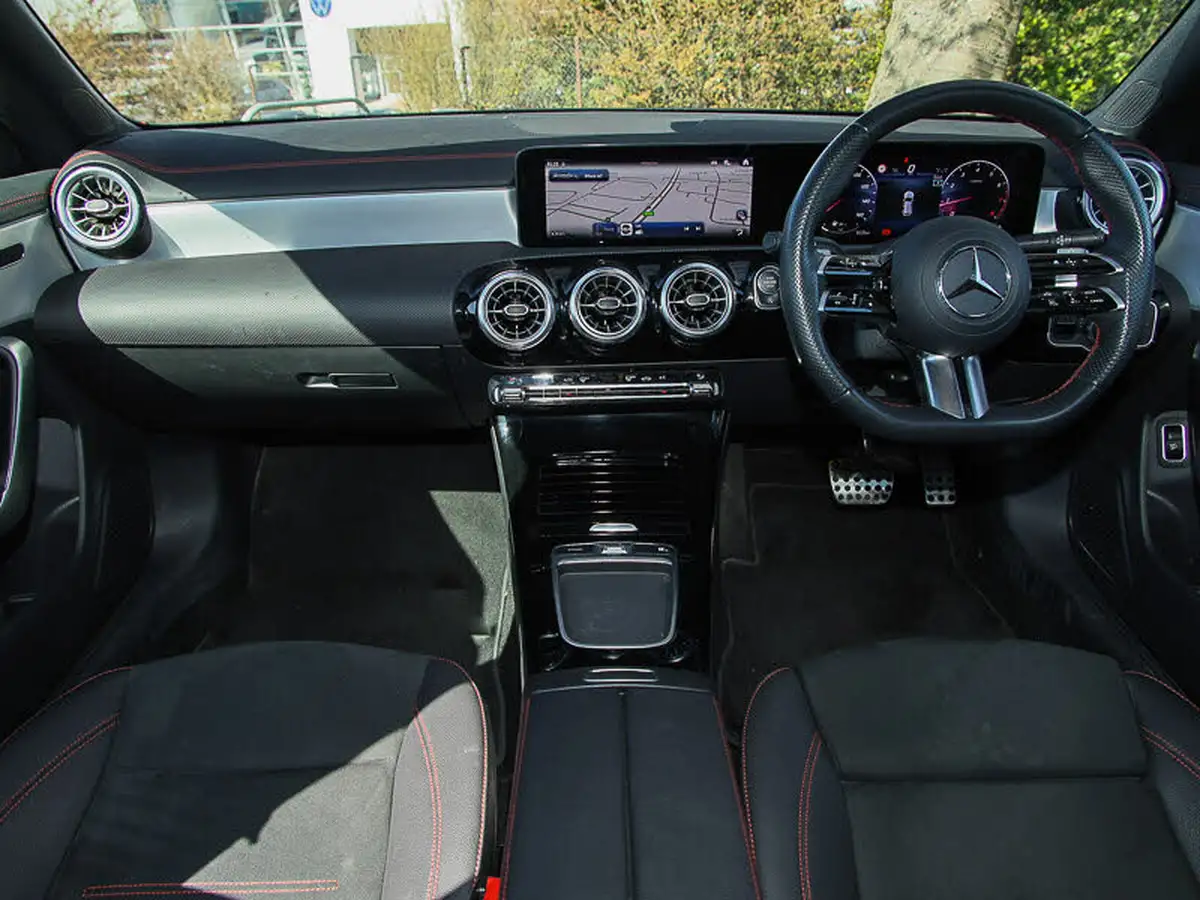 2024-mercedes-benz-cla-13-cla-180-amg-line-executive-shooting-brake-5d-big-2