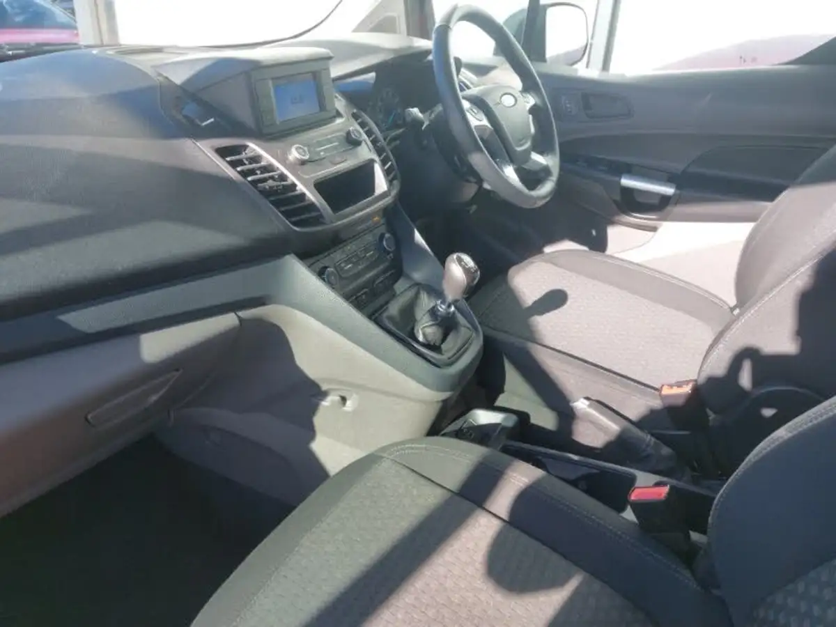 2021-ford-tourneo-connect-15-zetec-120ps-1499cc-big-4