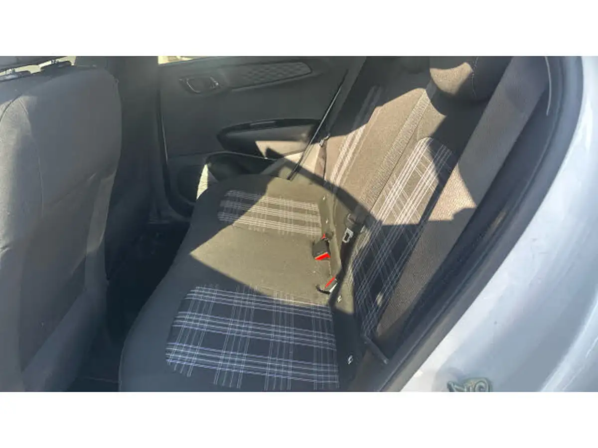 2023-hyundai-i10-12-premium-big-16