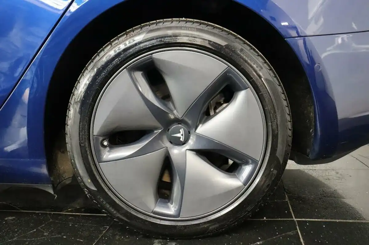 2020-tesla-model-3-e-standard-plus-big-28