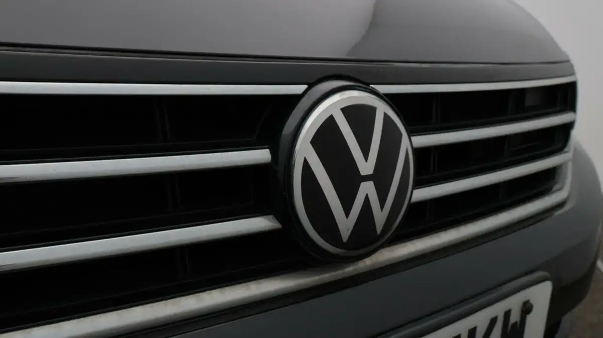 2022-volkswagen-passat-20tdi-se-nav-150ps-estate-5d-dsg-big-21