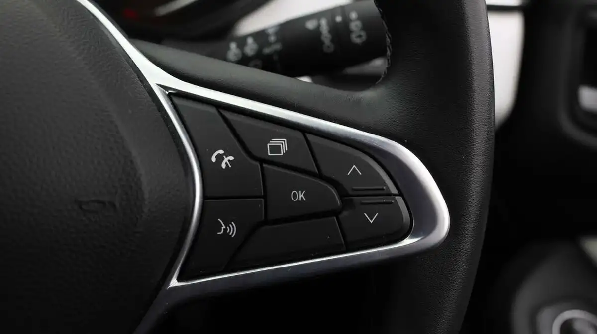 2022-renault-clio-16-s-edition-big-21