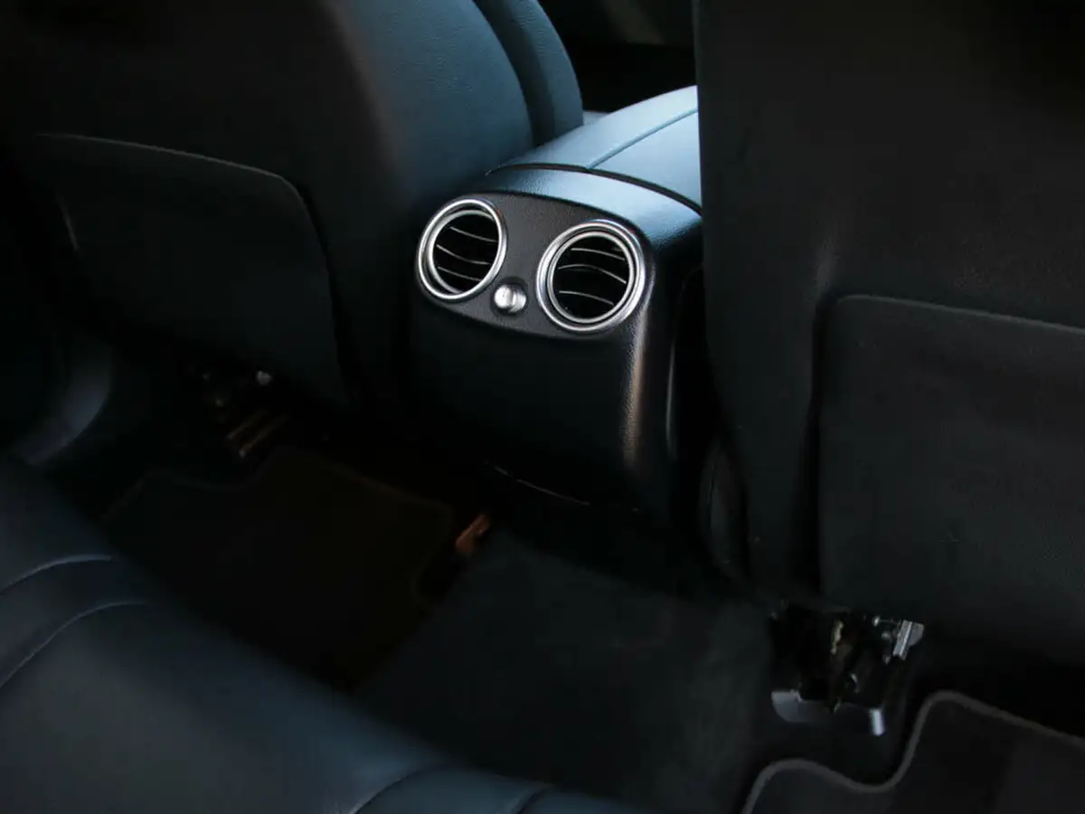 2020-mercedes-benz-glc-class-20-glc300-amg-line-premium-station-wagon-5d-big-48