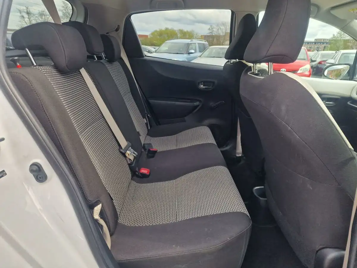 2013-toyota-yaris-133-trend-vvt-i-5d-big-13
