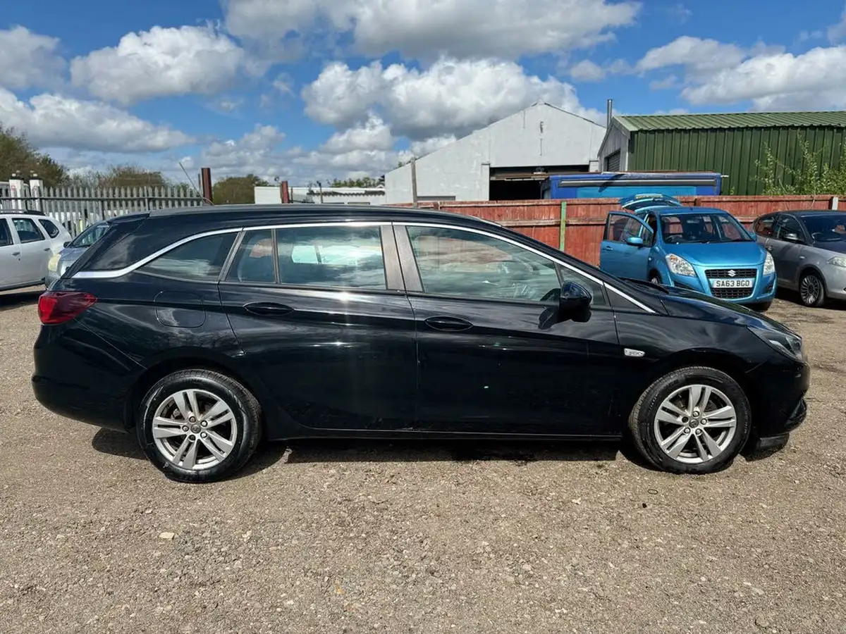 2017-vauxhall-astra-16cdti-design-110ps-ecoflex-ss-sport-tourer-big-6