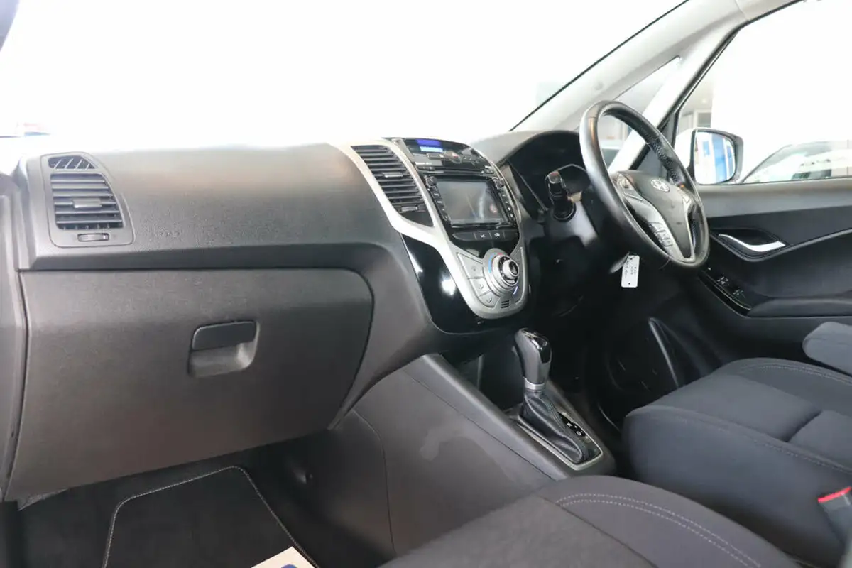 2017-hyundai-ix20-16-se-nav-big-3