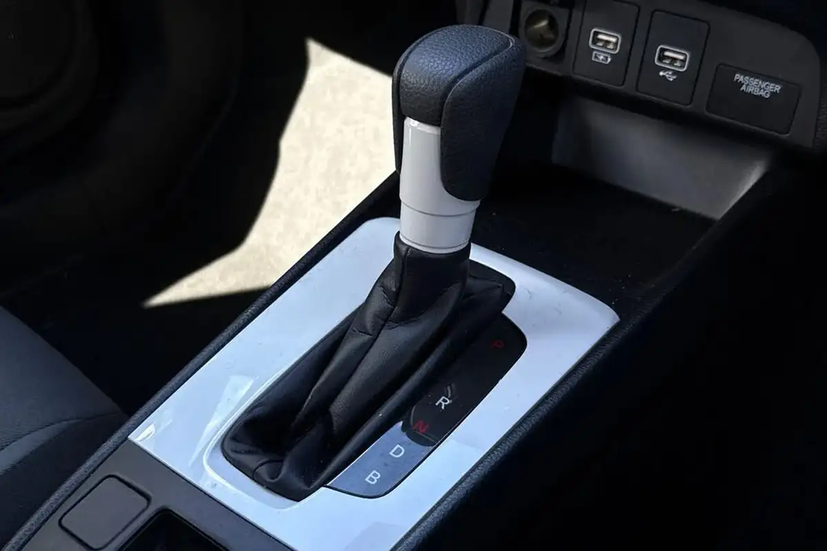 2023-honda-jazz-15-i-mmd-elegance-big-20
