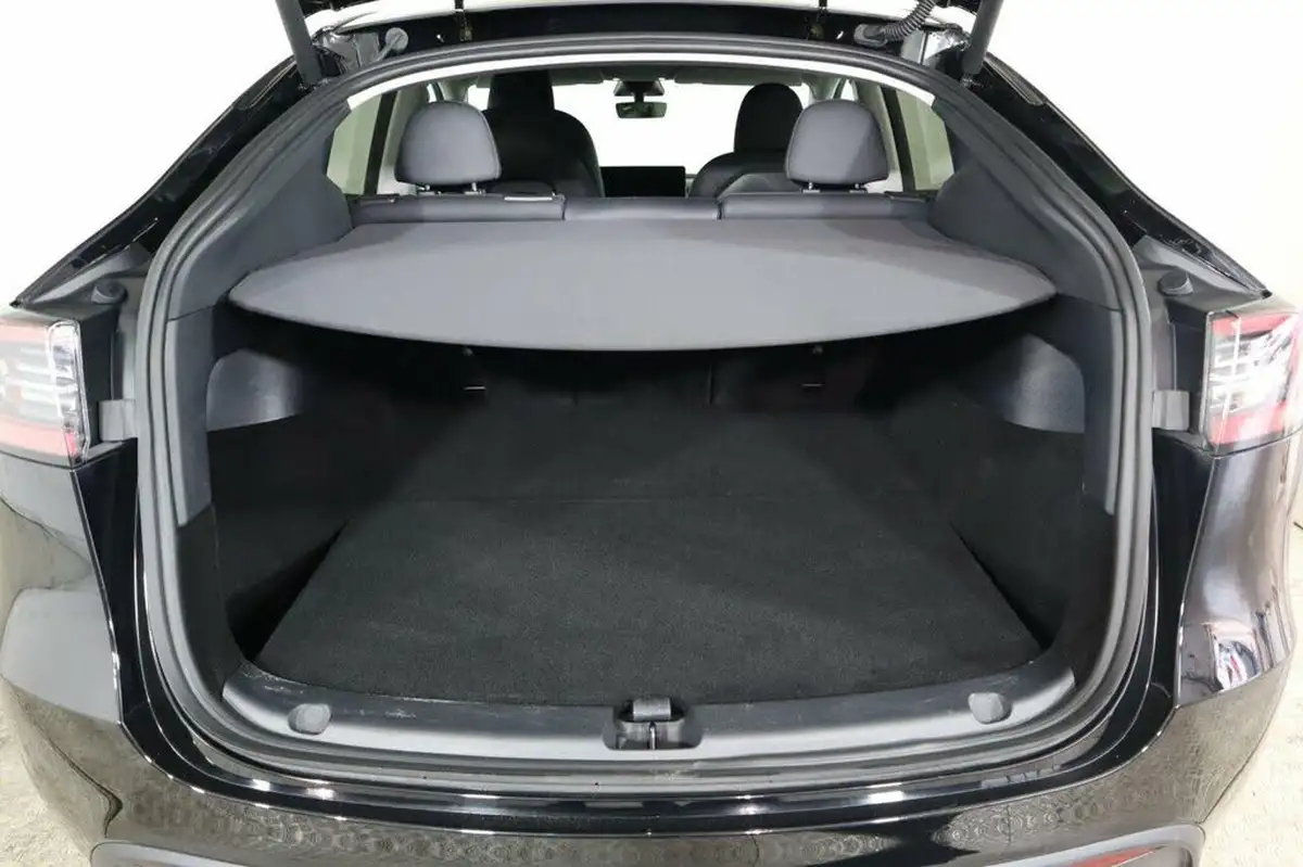2023-tesla-model-y-e-performance-big-50