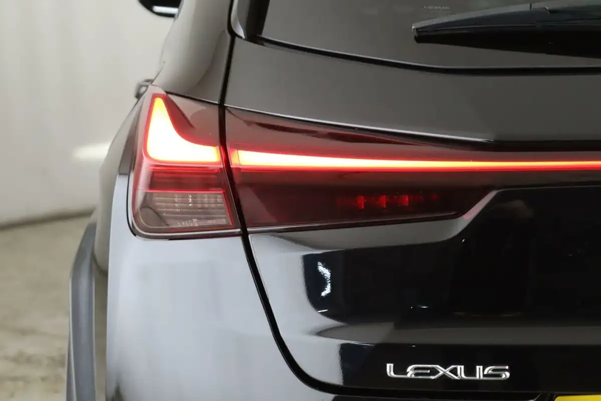 2021-lexus-ux-250h-20-ux-184bhp-without-navigation-big-9