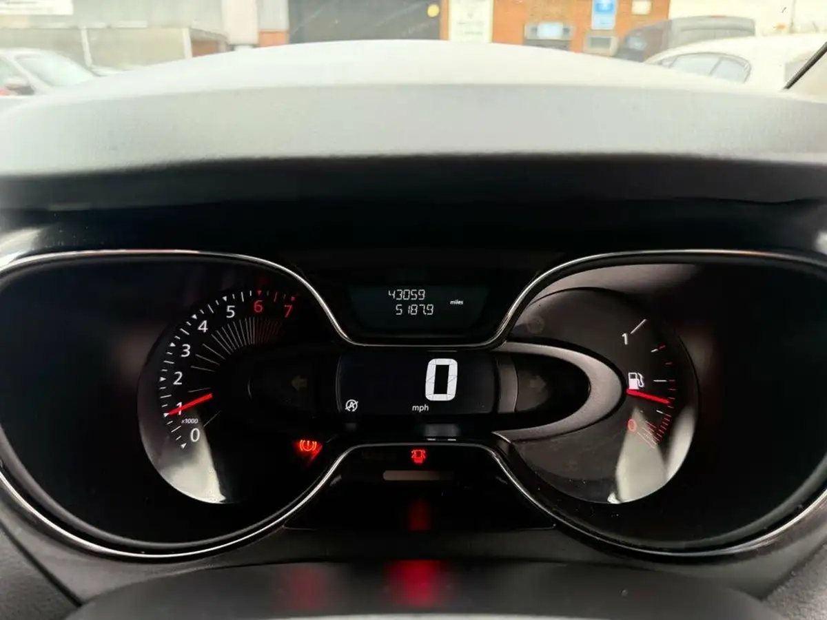 2016-renault-captur-09-signature-nav-big-33