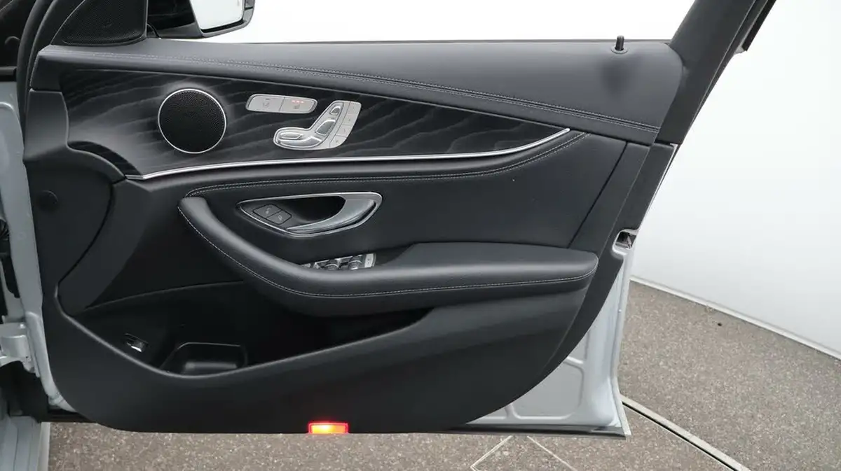 2019-mercedes-benz-e-class-20d-e220d-amg-line-night-edition-premium-saloon-4d-big-15