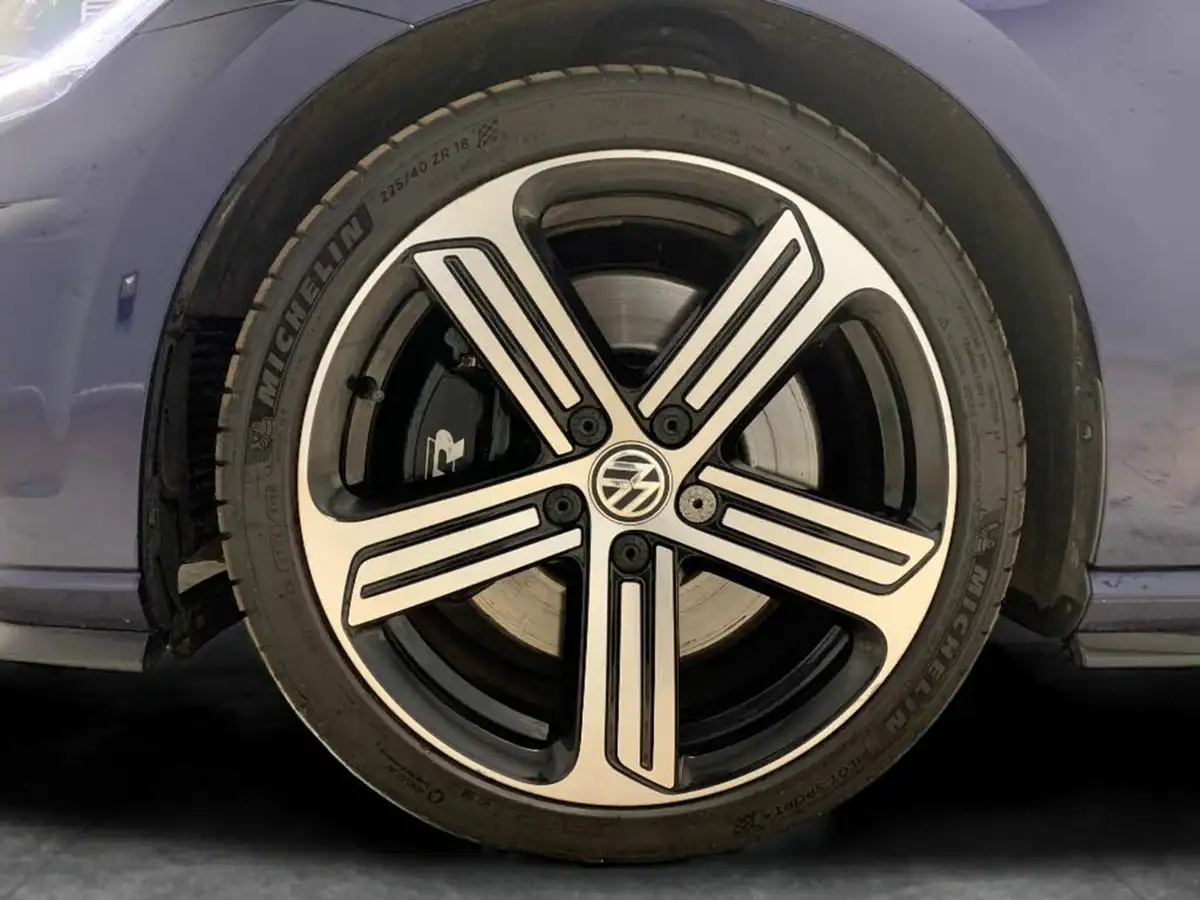 2020-volkswagen-golf-20-tsi-r-300ps-hatchback-5d-big-21