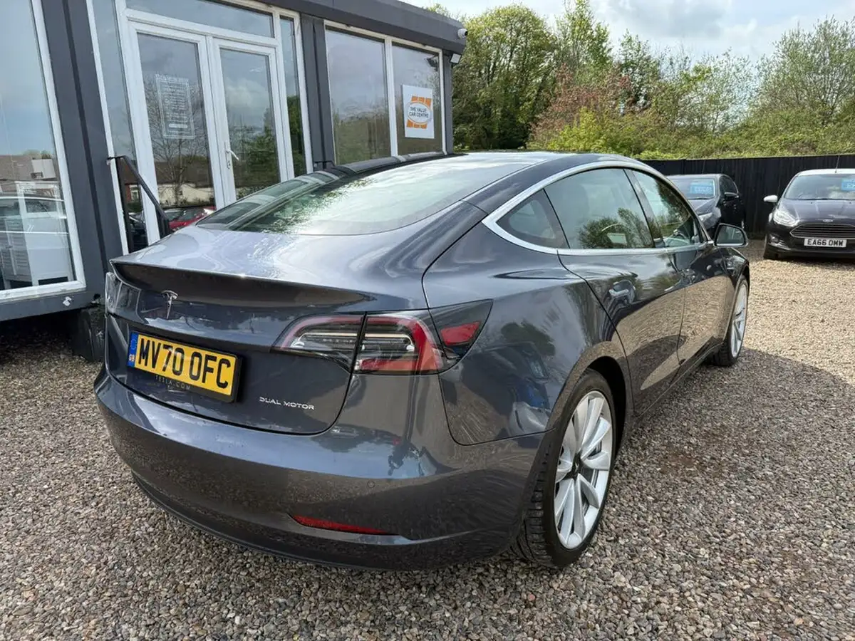 2020-tesla-model-3-e-long-range-big-2