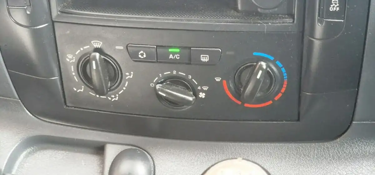 2014-citroen-dispatch-16td-enterprise-panel-big-13
