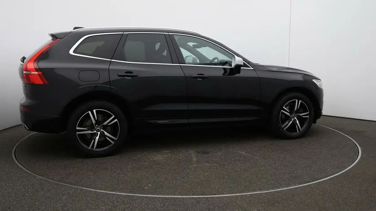 2019-volvo-xc60-20-t8-r-design-ss-big-8