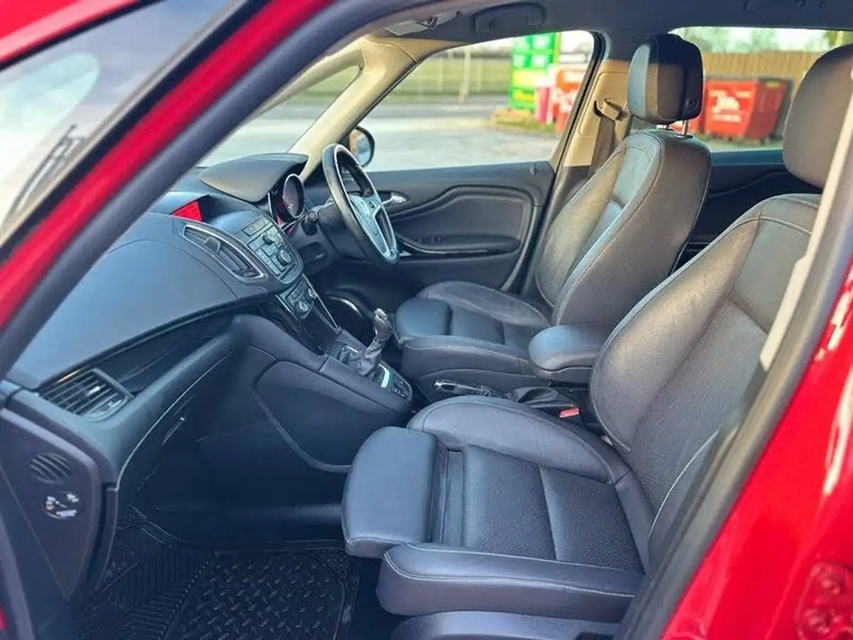 2016-vauxhall-zafira-tourer-20cdti-sri-ss-big-18