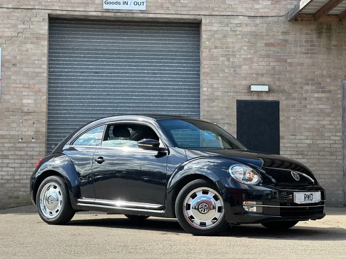 2014-volkswagen-beetle-20tdi-design-140ps-hatchback-3d-dsg-big-4