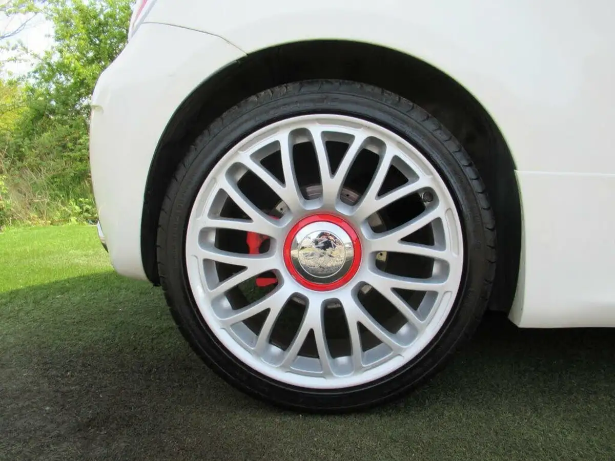 2015-abarth-500-14-tjet-595-turismo-160bhp-big-18