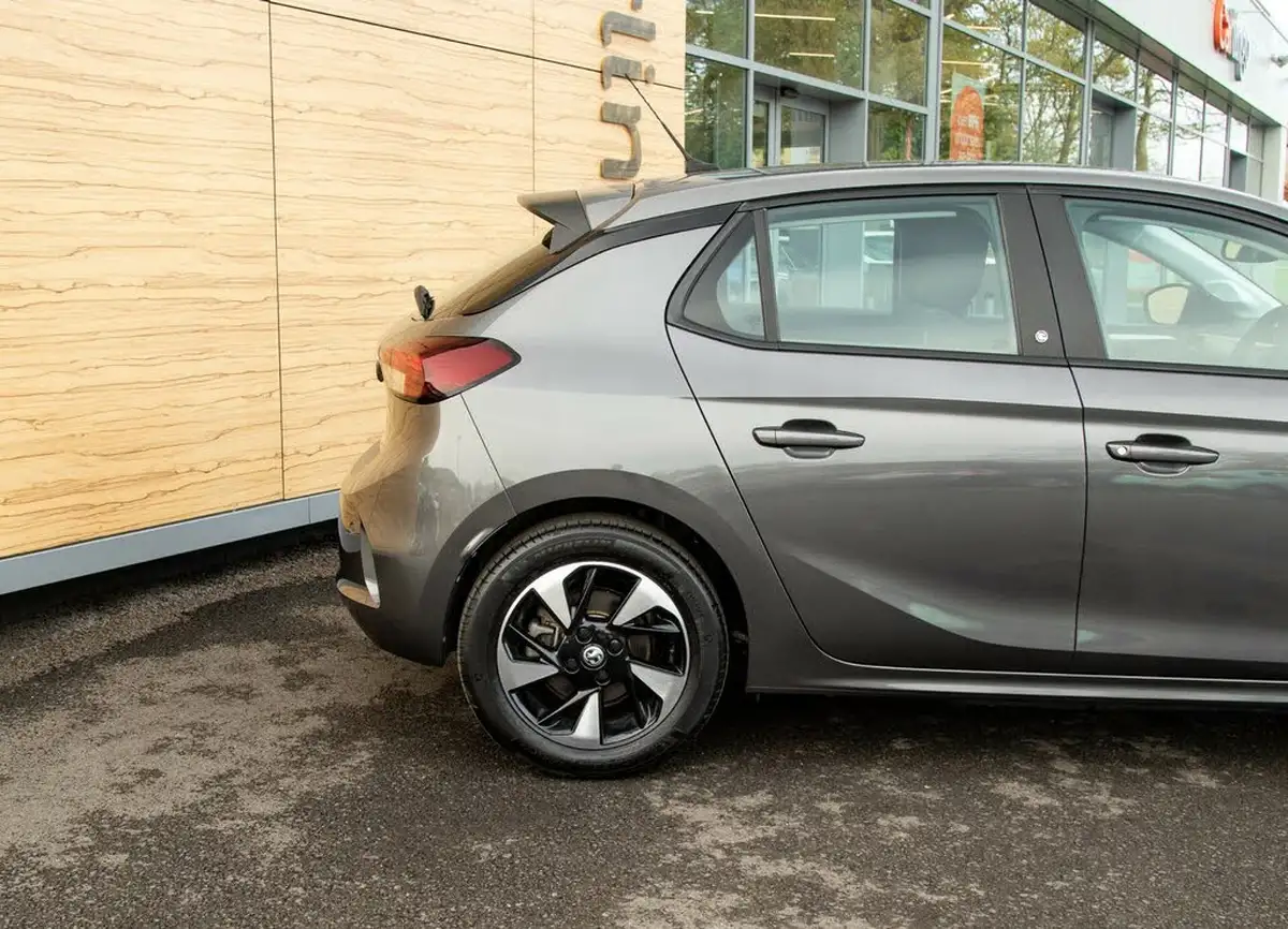 2020-vauxhall-corsa-e-se-nav-11kw-big-7