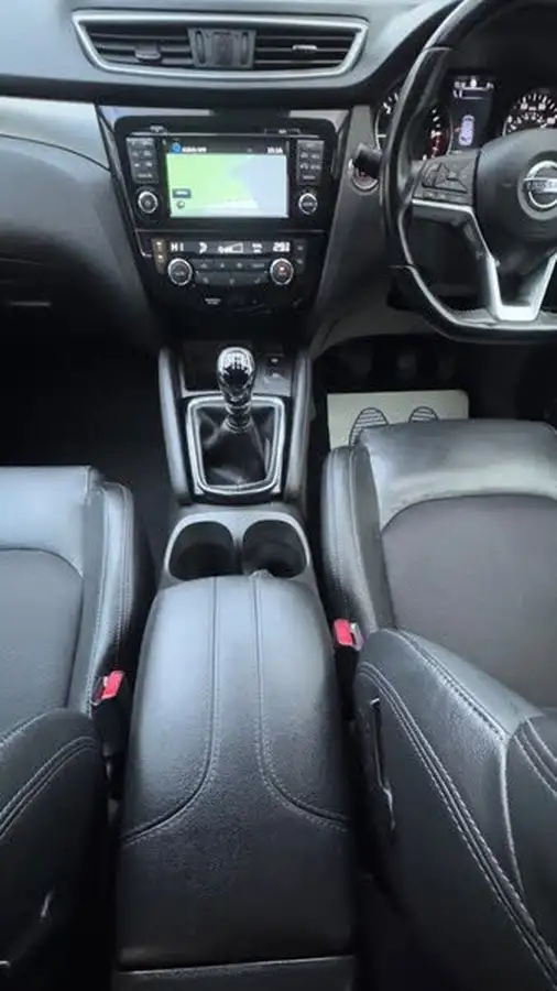 2017-nissan-qashqai-15dci-tekna-big-27