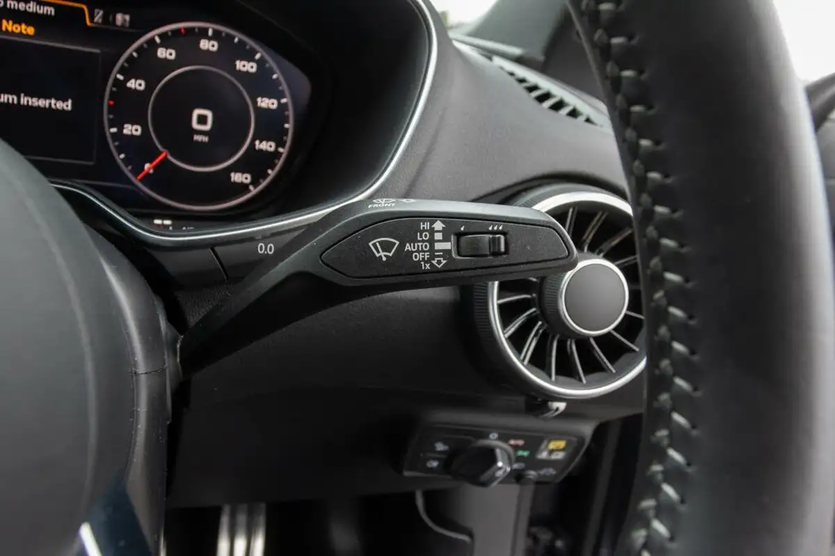 2018-audi-tt-coupe-18-tfsi-s-line-big-17