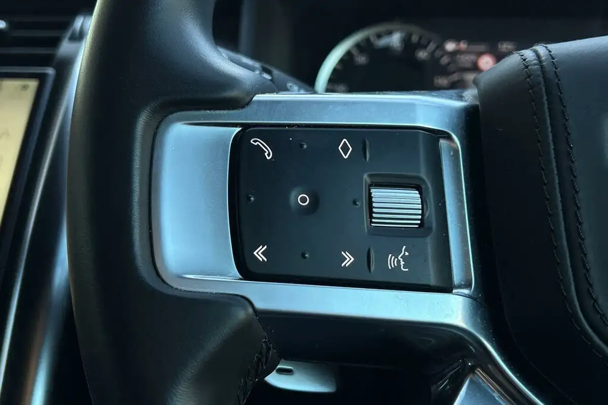 2022-land-rover-discovery-30-d300-r-dynamic-hse-big-46