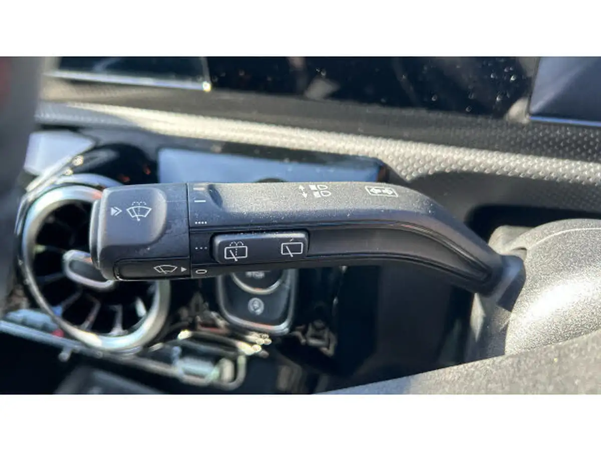 2019-mercedes-benz-a-class-13-a180-amg-line-hatchback-5d-big-23